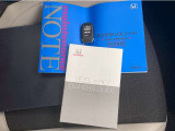 取説、ナビ取説、メンテナンスノート完備です!大事に乗られてきた車だと一目でわかりますね!スマートキーは2つ☆