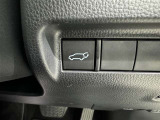 【パワーバックドア】ボタン一つでテールゲートが自動で開閉します。
