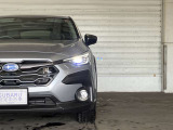 カーブや交差点を曲がる時に、ステアリング操作に連動して進行方向の先を照射。車両や歩行者をいち早く認識できるなど、夜間走行の安全性を高めます!!