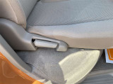 毎日過ごす運転席は要チェック。シートのへたり・擦れ、視界のイメージまで伝わる重要ポイント。