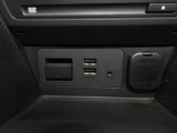 CD/DVDプレイヤー,USB Type A,AUX,シガーソケットがご利用いただけます。