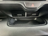 小物を置くスペースがあります