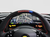 ステアリングホイールのLEDは最適なシフトタイミングをドライバーに知らせてくれます。