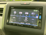 CDやラジオ、Bluetooth、USBなど、画面から複数の音源を選べる仕様です。その日の気分や利用シーンに合わせて、車内でお好みの音楽を楽しめます。