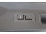 パワーリヤゲート スイッチ1つでリヤゲートの開閉が可能です。(メモリー機能付きでリヤゲートの開閉角が変えれます。)