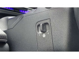 【ステアリングヒーター】冬場などの冷えたステアリングを素早く温め快適なドライブをサポートします。