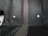 ◆ISOFIX◆シートベルトいらずでチャイルドシートと固定金具を連結するだけでガッチリ固定できます。
