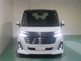 明度の高いLEDヘッドライトで、夜間の運転も安心です。
