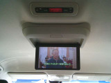 後席モニター付きで、後方の方もテレビを見ることができます