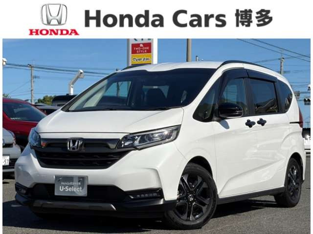 フリード 1.5 クロスター ブラックスタイル 