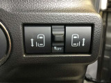 両側電動スライドドアだから運転席からワンタッチで後席ドアの開閉が出来ます。