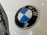安心のBMW認定中古車は100項目の箇所を徹底的にチェック致します。機械的な箇所や電気系、コンピューターなどをご納車前に点検し、交換基準に達した部品は全て新品に修理返品した後にご納車致します。
