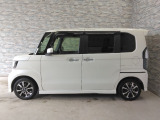 オプションになりますが、ボディーコーティングもご用意しております。新車の輝きに近づき、洗車などのお手入れも楽になりますよ。