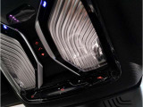 BMWの伝統の丸目4灯ヘッドライトでございます。LEDライトで視認性もよく明るく安全性の向上につながります。