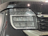 LEDヘッドライトは、点灯の瞬間から最大光量を発揮し、突然暗くなるトンネルなどでの安定感を高めます。