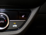 【シートヒーター】シートヒーター装備車です。寒い冬に乗車中とても暖かく快適に移動できます。冷え性の方にピッタリの装備です!