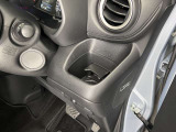 【ドリンクホルダー】さまざまな場所にございますので便利ですよ。