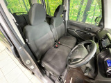 運転席シート廻りは使用感も少なく、良好な状態となっています。丁寧に使われていたことがよくわかりますね。