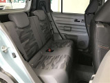 ゆとりある後席が乗り降りしやすく、ひざまわりも余裕を感じる快適空間☆