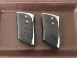 【スマートキー】ポケットやバッグに入れたままでも、キーを取り出さずに施錠・開錠が可能です。