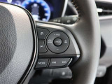 レーダークルーズコントロール(全車速追従機能付)付きです。車速に応じて追従支援してくれるので、ロングドライブも快適です。詳細は販売店スタッフまでおたずねください。