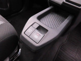 電動パーキングブレーキ&オートブレーキホールド機能つき♪日々の運転が楽になります。