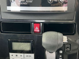 ちょっとした小物を置くスペースもございます