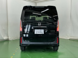 後席の窓には外から車内が見えにくくなるプライバシーガラスを採用。周りを気にせずリラックスして過ごせます