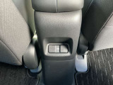後部座席にもUSBジャック標準装備です。