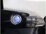 とっても便利な【スマートキー】です♪キーを手持ちのカバンやズボンのポケット等、お持ち頂けるだけで、ドアロックの開け閉めができる優れものです(^^♪