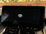 【12.3インチワイドナビ】高級感とインパクトのある大型ワイドナビを装備。各種オーディオ操作はもちろん、横長ワイド画面でのマップ2分割表示など、利便性も高いナビです♪