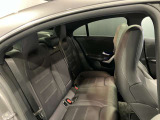 この後席に座る方のための車両です。非常時には、電動対面シートを使用いたします。