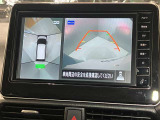 【アラウンドビューモニター】車を上から見下ろしているかのような映像で周囲の状況がひと目で確認、狭い駐車場に駐車するときも安心です♪