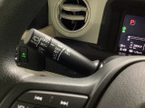 【eコンスイッチ】低燃費運転をサポートするECONモード。スイッチをONすると、エンジンやトランスミッション、A/Cなどを協調制御し、燃費の向上に貢献。エコドライブの効果を高めます。