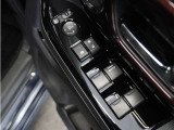 ◆パワーウィンドウスイッチ◆運転席から全席の窓の開閉操作を行うことが出来いつでも換気ができます!