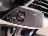 【ハンドル】ドライバーとBMW車の一体感がダイレクトに伝わるステアリングホイール。形状・太さへの拘りに加えて、操作性を高める為にスイッチ類も配置。クイックかつ安定のドライビングを体感下さい!