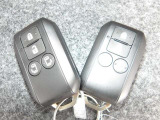 スマートキー2本揃っています。