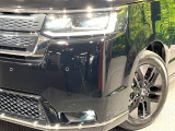 【シーケンシャルターンランプ付きLEDヘッドライト】人気の『流れるウィンカー』付きのLEDヘッドライトを装備♪高級感はもちろん、点灯時は存在感たっぷりで他車からも認識されやすく安心です。