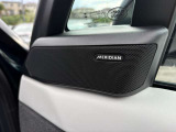 【Meridianサウンドシステム】イギリスの老舗オーディオブランドで音質が良く、ドライブ中の音楽をより一層楽しませてくれます。