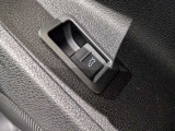 オートマチックテールゲートを運転席にいながらも開閉の操作が出来ます。