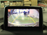 ご覧のように後方の死角をサポートしてくれるバックカメラ付きとなっております☆