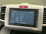 FM/AMやCD/DVD、Bluetooth Audio、Digital TVなどの項目が画面に並び、使いたい音源を選びやすい構成です。