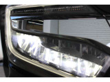 LEDヘッドライトで夜間の視認性も高く、更にオートライト搭載で、車外の明るさを感知し自動でライトを点消灯します。またエンジンOFFにすれば一緒に消灯し、消し忘れやトンネル走行時などに非常に重宝します!