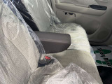 運転席ひじ掛け