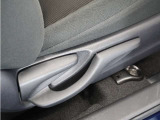 ◆シートハイトアジャスター◆運転席を上下に高さ調節ができます!運転ポジションを体格に合わせてシート調整できます。