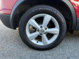 純正アルミホイールです。 タイヤサイズは、215/60R17です!