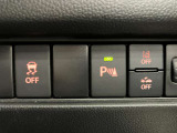 【運転席インパネスイッチ】安全装置関係のスイッチも操作しやすい位置に配置されています。