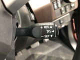 高速道路での長距離走行が楽になります。自動で速度を保つクルーズコントロールが運転の疲労を軽減してくれます。