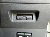 ETC車載器付きです♪高速道路をスイスイと通過!で、キャシュレス!クルマは料金所をノンストップで通過することができます☆