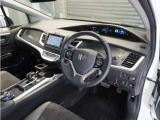 ◆視界広々で非常に運転しやすくロングドライブでも疲れを感じさせないすっきりとまとまったインパネ周りです。